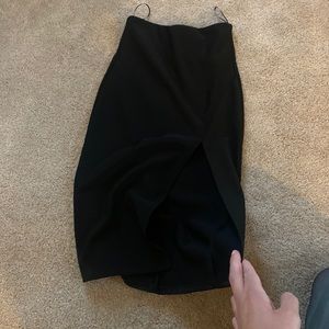 Black midi skirt with tags